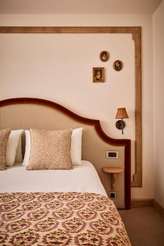 Habitación Doble con balcón del hotel Maison Monceau. Foto 2