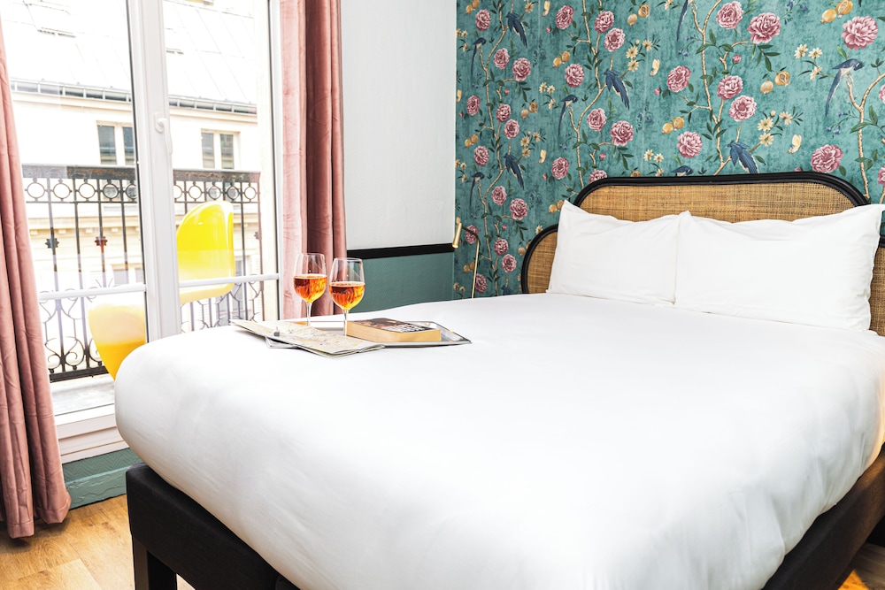 Habitación doble con balcón del hotel Vintage Paris Gare Du Nord By Hiphophostels
