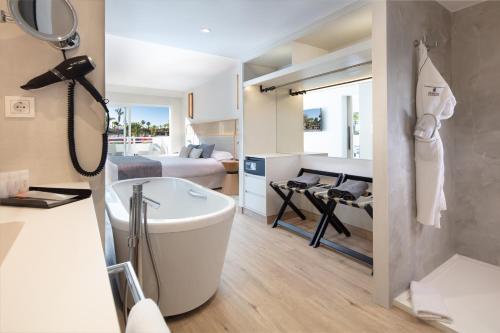 Suite Deluxe del hotel Tabaiba Princess. Foto 6