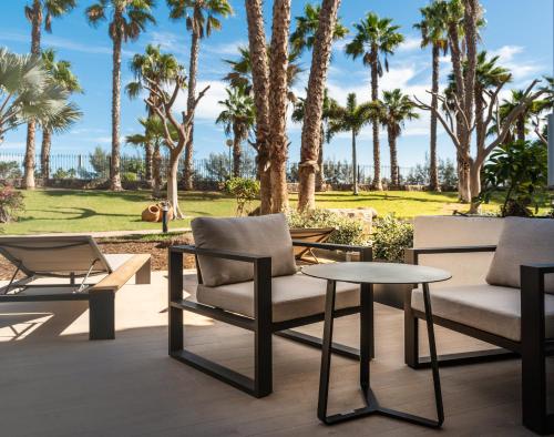 Junior suite Lujo Vista Jardin Sofá Cama incluido 1 Cama doble del hotel Tabaiba Princess. Foto 6