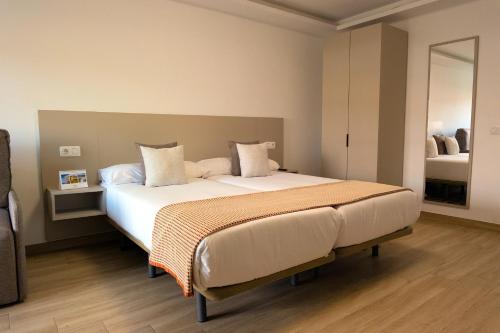 Alojamiento Executive con vistas al océano del hotel Muthu La Perla Tenerife. Foto 2