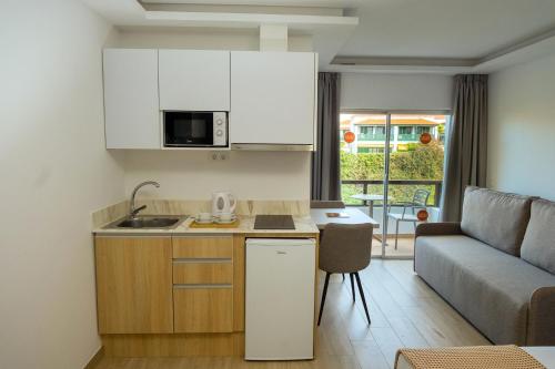 Alojamiento Executive con vistas al océano del hotel Muthu La Perla Tenerife. Foto 3