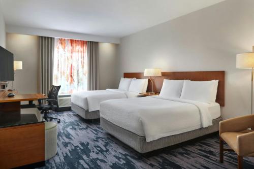 Habitación con 2 camas grandes del hotel FAIRFIELD INN and SUITES NIAGARA FALLS