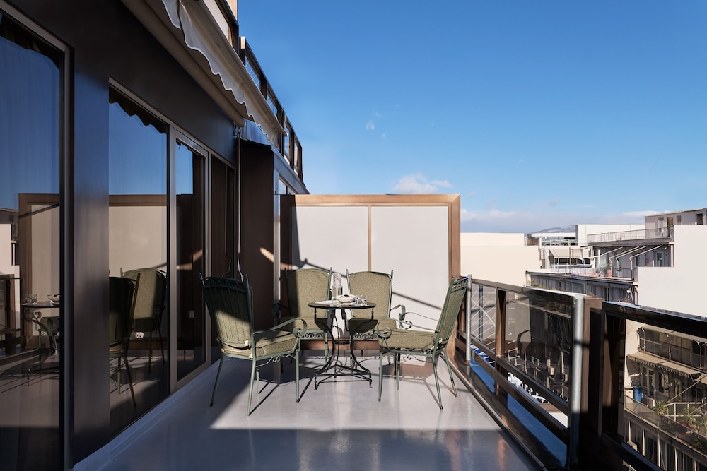 Deluxe Family Room City View del hotel Titania. Foto 3