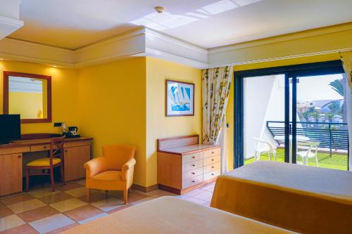 Habitación Doble del hotel Sbh Crystal Beach and Suites - Adults Only. Foto 2