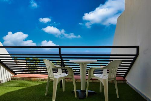 Habitación Doble con vistas laterales al mar - 1 o 2 camas del hotel Sbh Crystal Beach and Suites - Adults Only. Foto 4