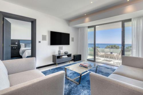 Lifestyle Suite, 1 Bedroom Suite, 1 King, Sea view, Poolside (Adults Friendly 12+) del hotel Parklane, A Luxury Collection Resort and Spa, Limassol. Foto 3