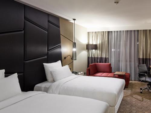 Habitación Superior con cama individual - Vistas a la ciudad del hotel Pullman Istanbul and Convention Center. Foto 1