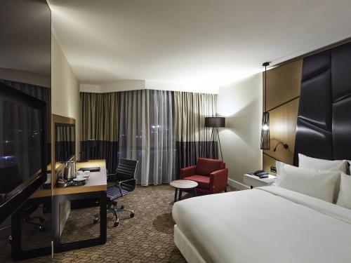 Habitación Superior con cama extragrande - Vistas a la ciudad del hotel Pullman Istanbul and Convention Center