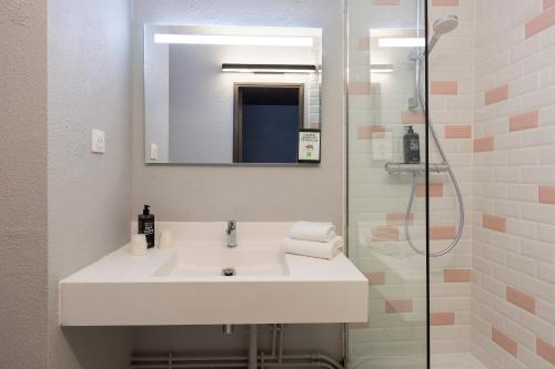 Habitación Doble Estándar del hotel Ibis Styles Toulouse Centre Canal du Mid. Foto 8