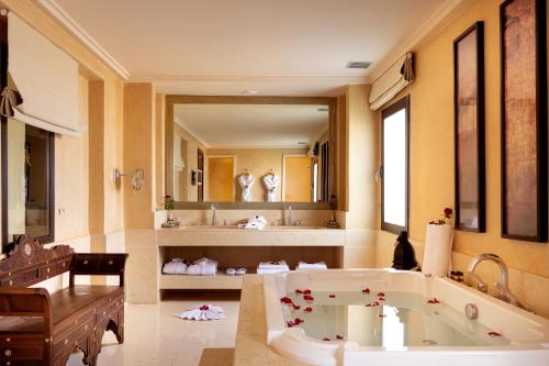 Suite Ouarzazi del hotel Les Jardins De La Koutoubia. Foto 7