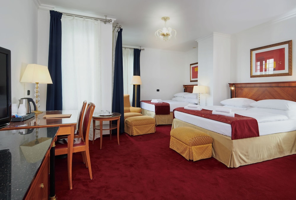 Habitación triple estándar, 1 habitación del hotel Bologna