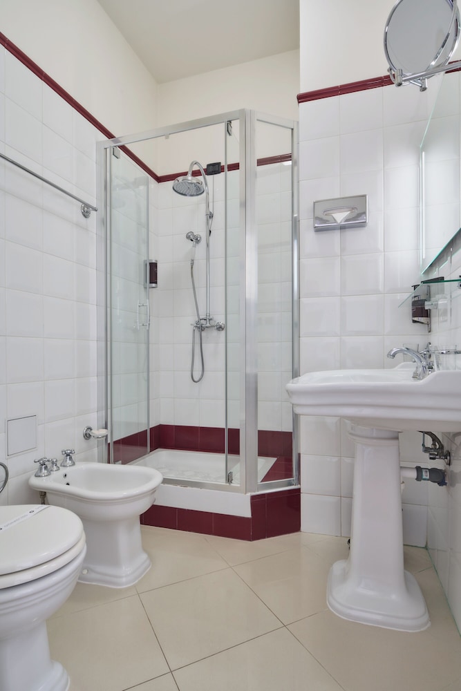 Suite Confort, 1 habitación del hotel Bologna. Foto 5