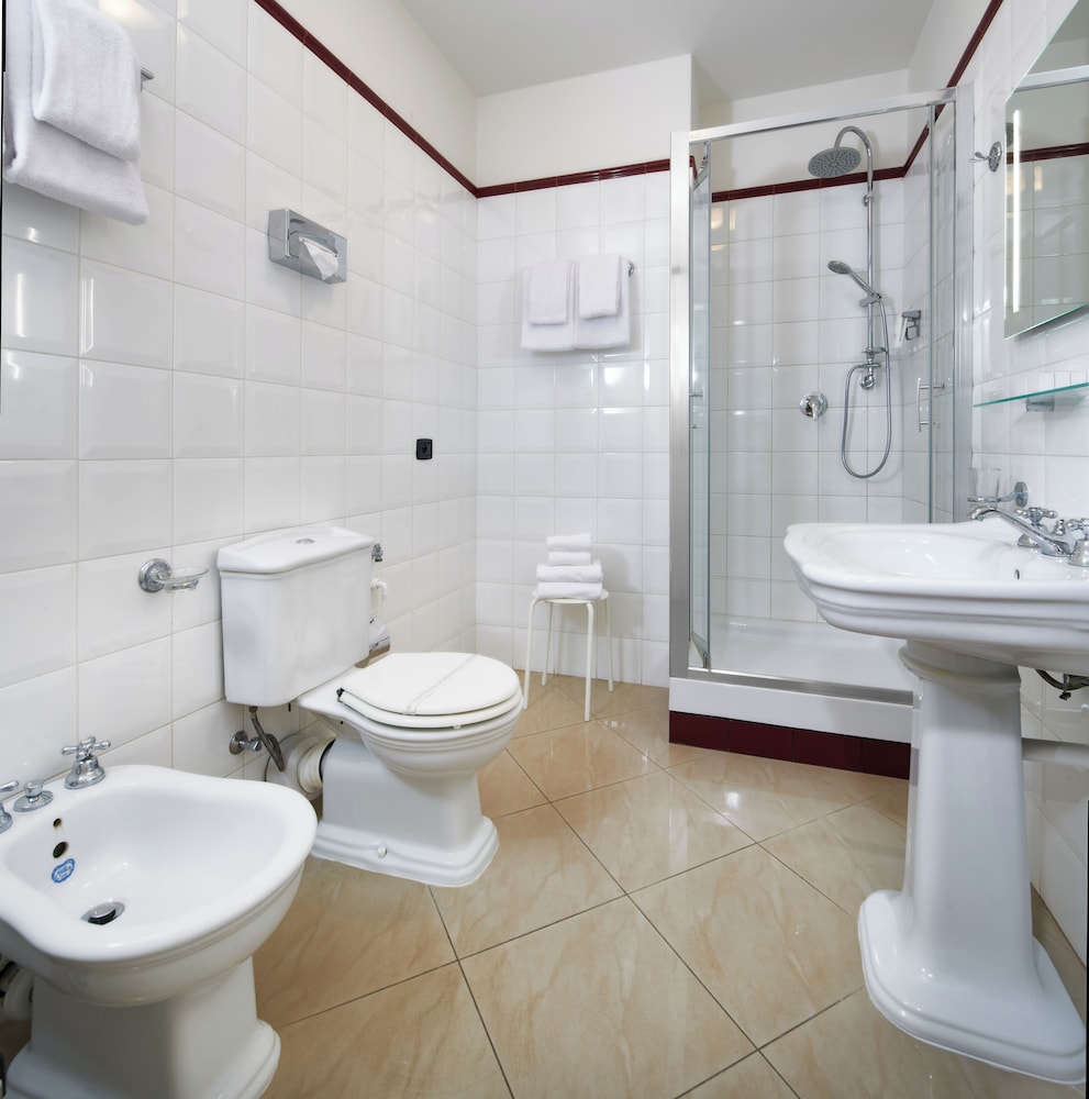 Habitación clásica (6 People) del hotel Bologna. Foto 3