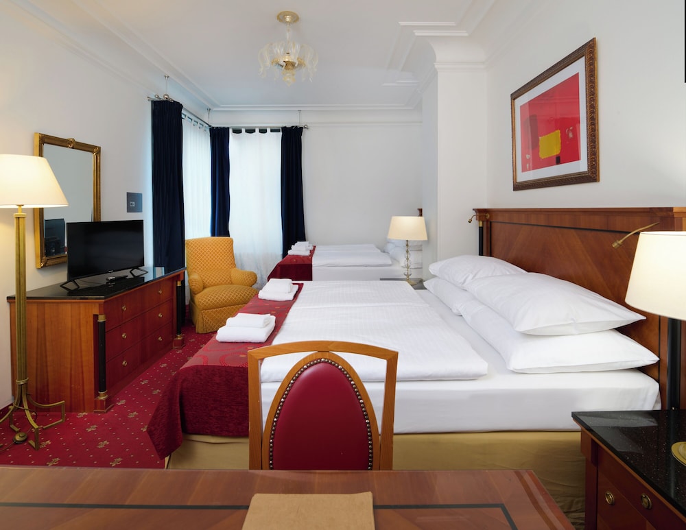 Habitación familiar (6 people) del hotel Bologna. Foto 2