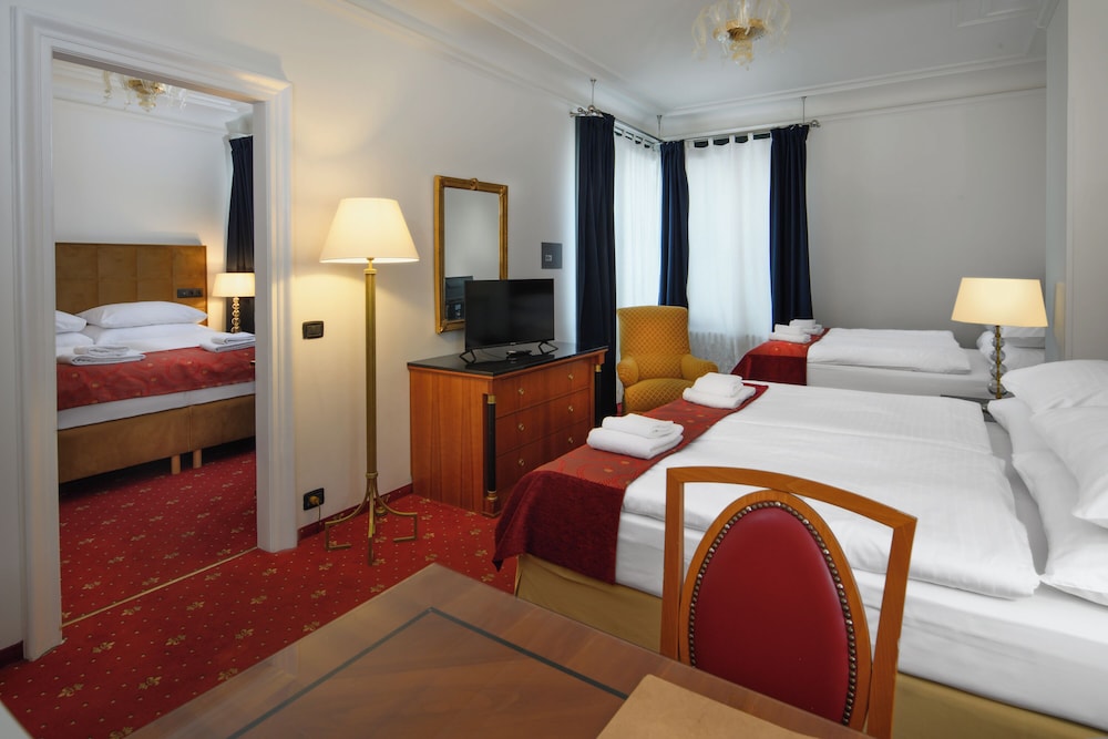 Habitación familiar (6 people) del hotel Bologna. Foto 3