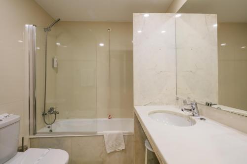 Habitación con 2 camas individuales - Ático del hotel Forte De São Francisco. Foto 2