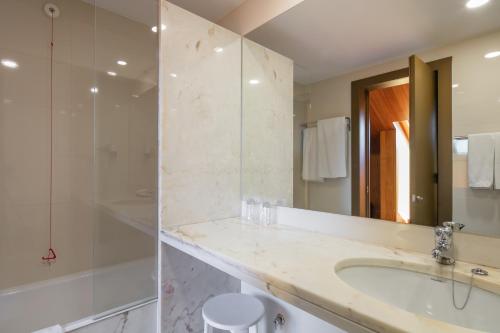 Habitación con 2 camas individuales - Ático del hotel Forte De São Francisco. Foto 3