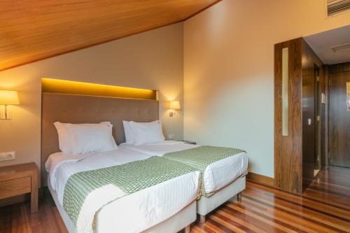 Habitación con 2 camas individuales - Ático del hotel Forte De São Francisco. Foto 10