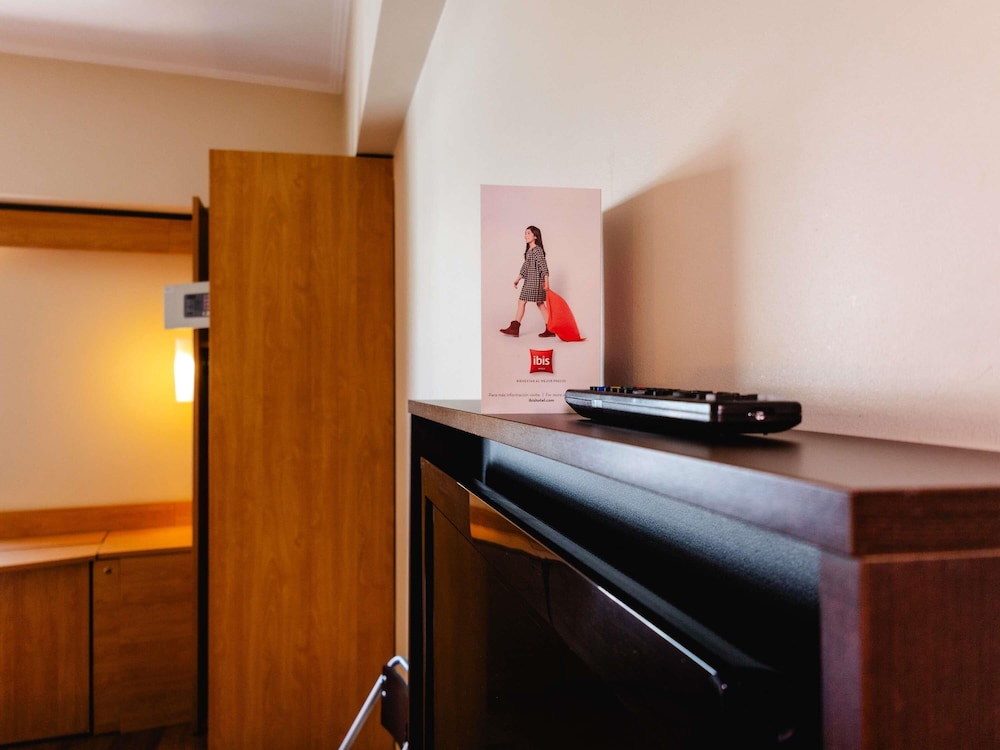 Habitación Standard con 2 camas individuales del hotel Ibis Valparaiso. Foto 6