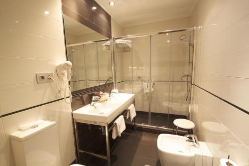 Habitación Doble con balcón - 1 o 2 camas del hotel M.a. Princesa Ana