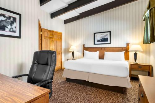 King Suite with Sofa Bed and Spa Bath - Second Floor/Non - Smoking del hotel Best Western Adirondack Inn. Foto 5