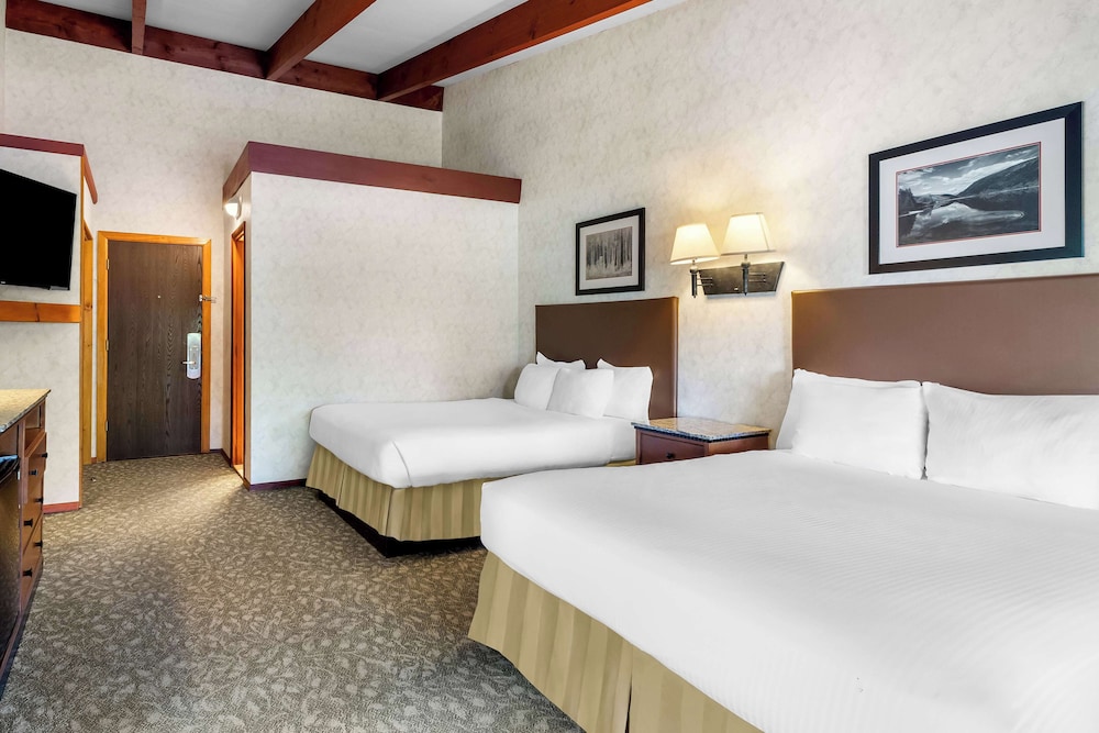 Suite, 2 camas de matrimonio, no fumadores, bañera de hidromasaje (2nd Floor;with Sofabed) del hotel Best Western Adirondack Inn. Foto 2