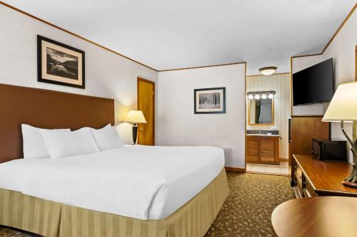 King Room - First Floor/Exterior Room/Non - Smoking del hotel Best Western Adirondack Inn. Foto 1