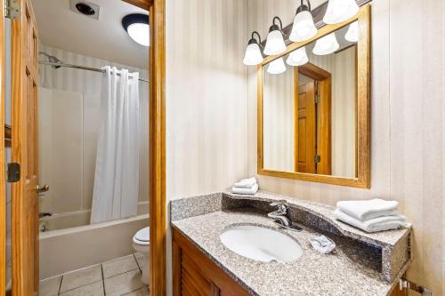 King Room - First Floor/Exterior Room/Non - Smoking del hotel Best Western Adirondack Inn. Foto 3