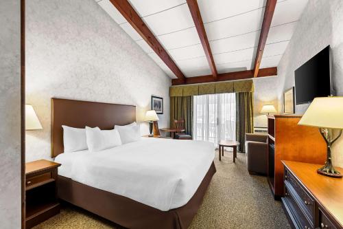 King Room with Balcony - Second Floor/Interior Room/Non - Smoking del hotel Best Western Adirondack Inn. Foto 5