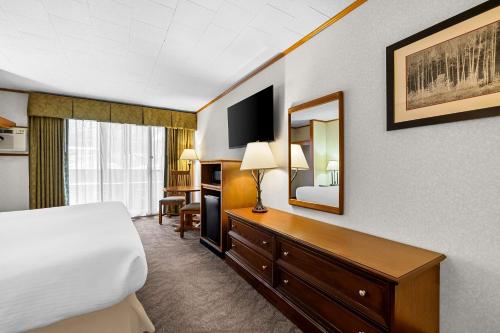 King Room - First Floor/Interior Room/Non - Smoking del hotel Best Western Adirondack Inn. Foto 5