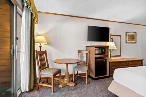 King Room - First Floor/Interior Room/Non - Smoking del hotel Best Western Adirondack Inn. Foto 6