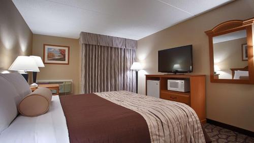 Habitación con cama extragrande - se admitne mascotas/para no fumadores del hotel Best Western Clifton Park. Foto 1