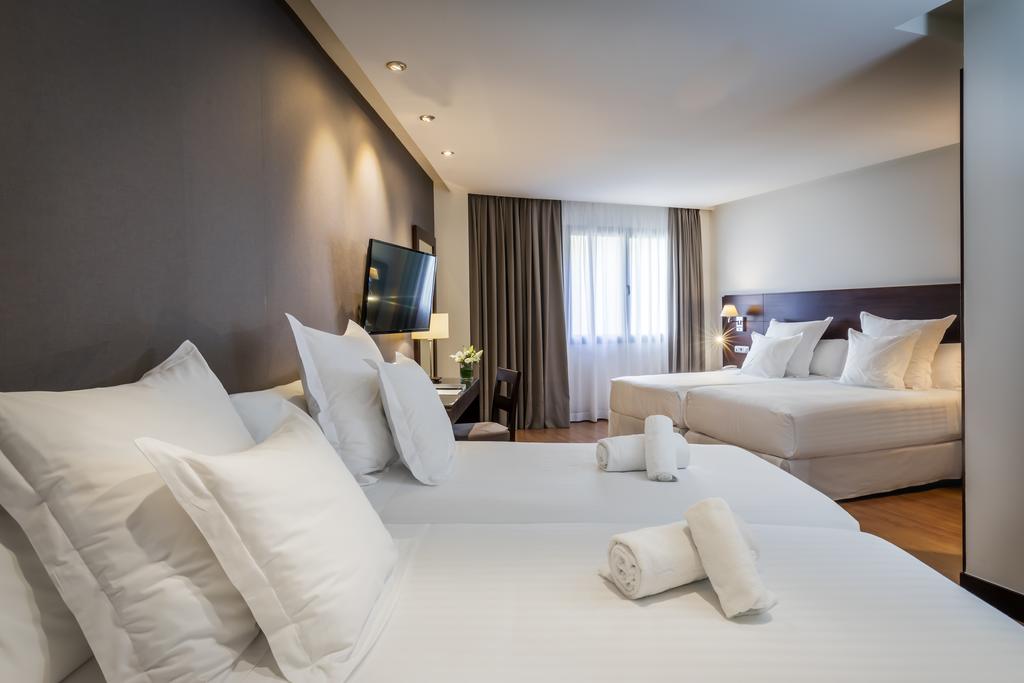 Habitación familiar del hotel Occidental Granada