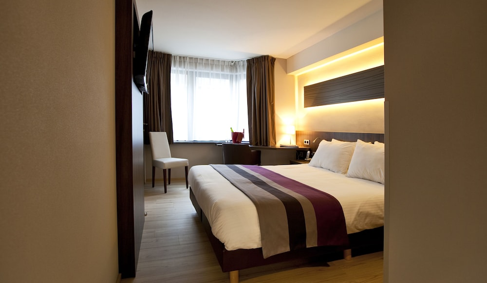 Habitación clásica acogedora con 1 cama doble del hotel Mercure Oostende. Foto 1