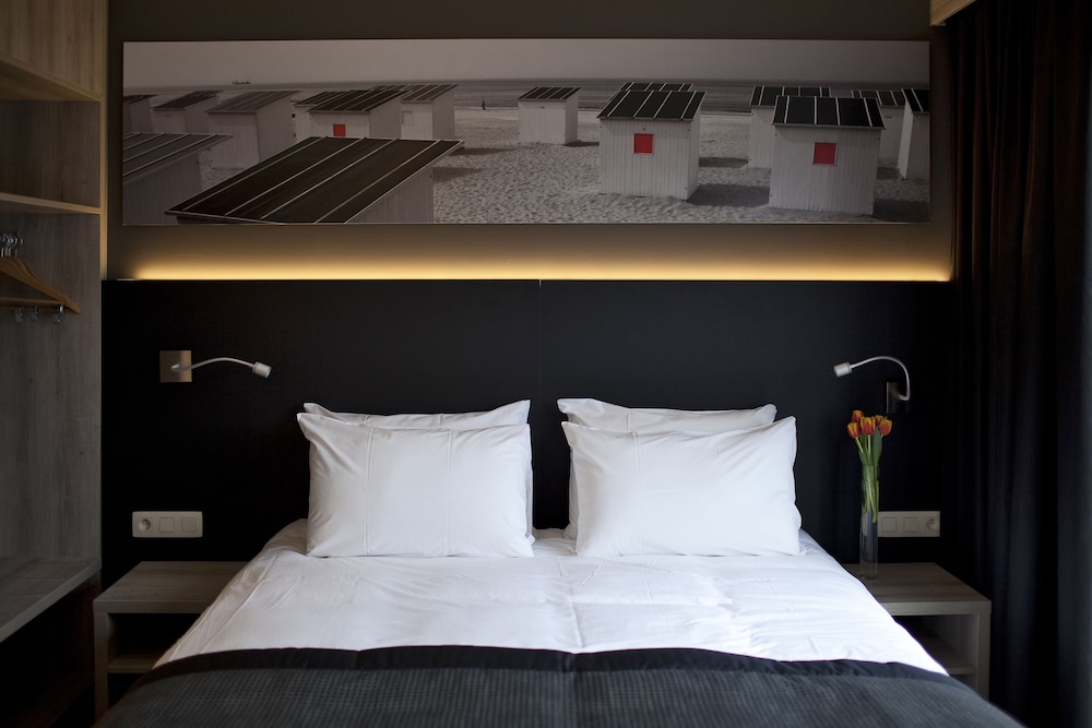 Habitación clásica acogedora con 1 cama doble del hotel Mercure Oostende. Foto 5