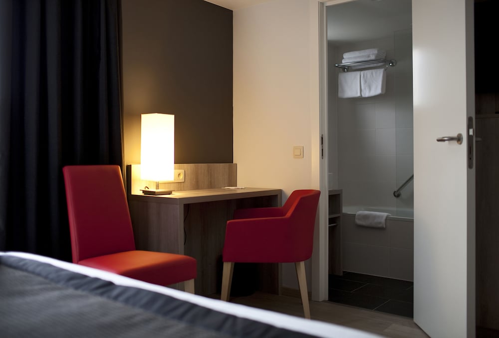 Habitación superior con vistas a la ciudad, 1 cama doble del hotel Mercure Oostende. Foto 1