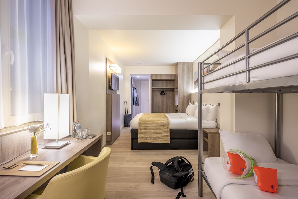 Habitación familiar estándar con camas gemelas, 1 litera del hotel Mercure Oostende. Foto 3
