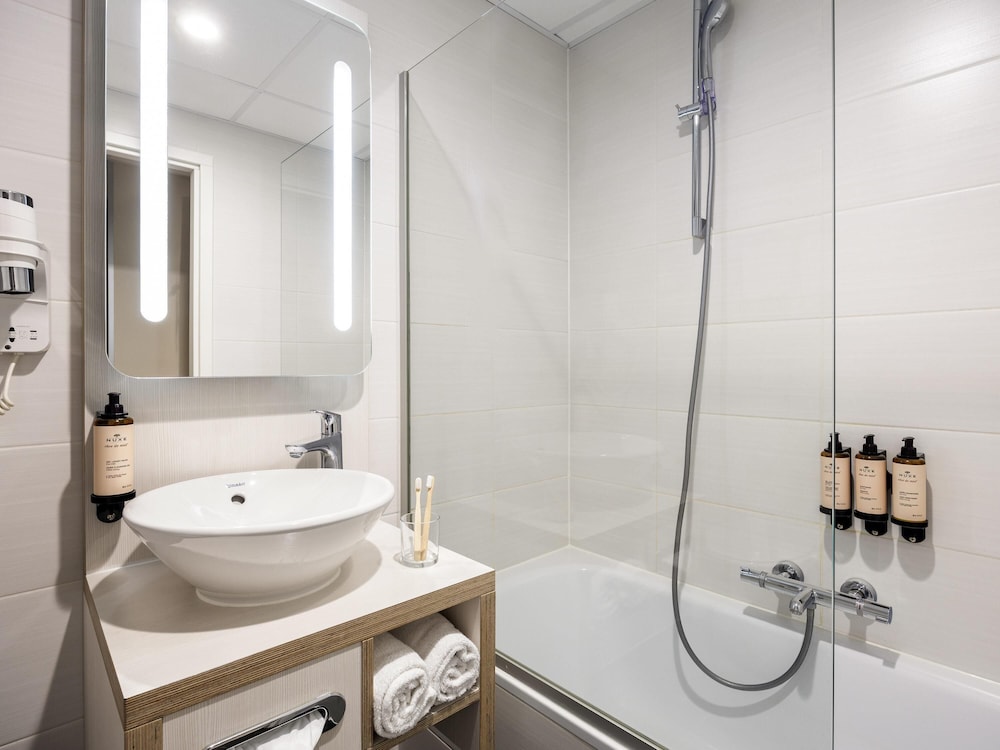 Habitación familiar estándar con camas gemelas, 1 litera del hotel Mercure Oostende. Foto 4