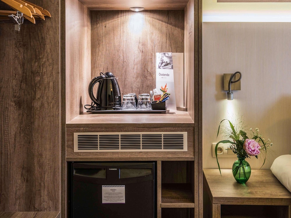 Habitación familiar estándar con camas gemelas, 1 litera del hotel Mercure Oostende. Foto 7