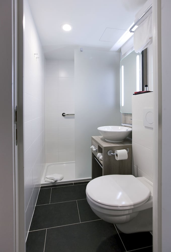 Habitación familiar estándar con camas gemelas, 1 litera del hotel Mercure Oostende. Foto 9