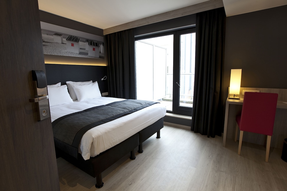 Habitación con balcón Privilege del hotel Mercure Oostende. Foto 1