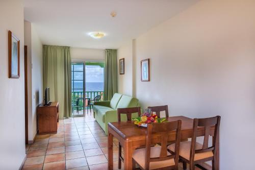 Apartamento de 1 dormitorio del hotel La Caleta. Foto 2