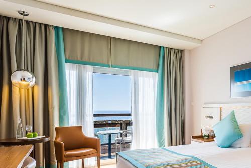 Habitación Premium del hotel Crowne Plaza Limassol, An Ihg. Foto 1