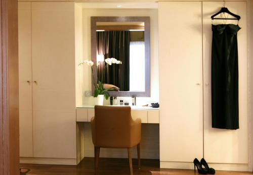 Suite Executive del hotel Crowne Plaza Limassol, An Ihg. Foto 2