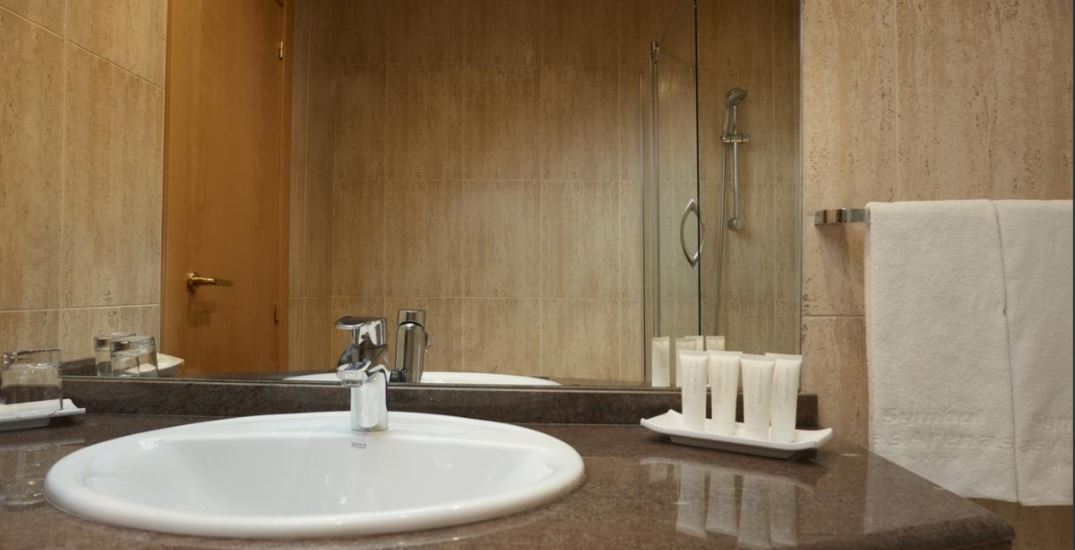 Habitación doble del hotel Las Arenas, Affiliated By Meliá