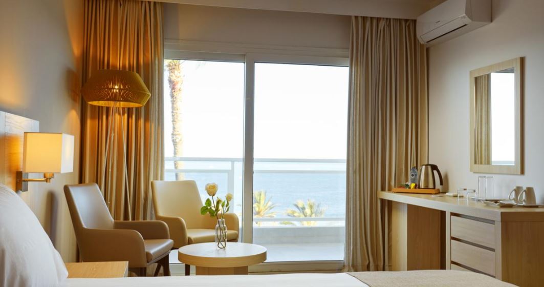 Habitación doble Vista Mar Premium del hotel Las Arenas, Affiliated By Meliá. Foto 1