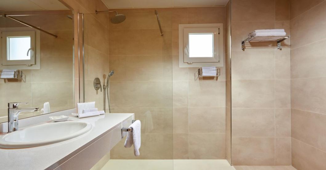 Habitación doble Vista Mar Premium del hotel Las Arenas, Affiliated By Meliá. Foto 2