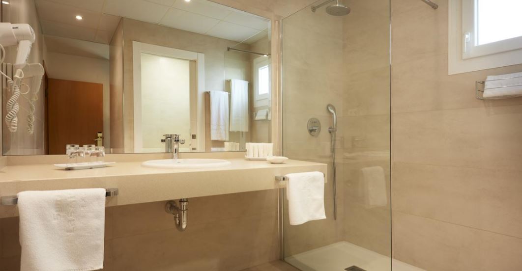 Habitación doble Superior del hotel Las Arenas, Affiliated By Meliá. Foto 1