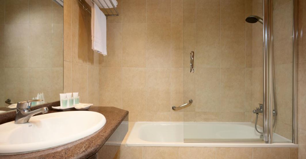 Habitación doble Vista Parcial Mar del hotel Las Arenas, Affiliated By Meliá. Foto 1